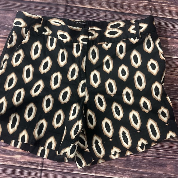 Attention Stylish Black and Cream Patterned Women's Shorts Size 10 - Picture 5 of 5